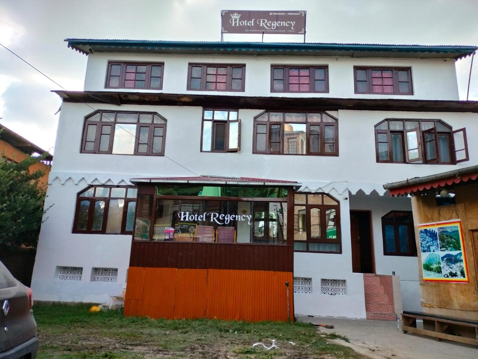 Hotel Regency Srīnagar Kültér fotó